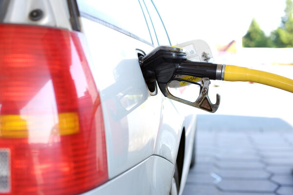 Stortinget må senke drivstoffavgiftene nå