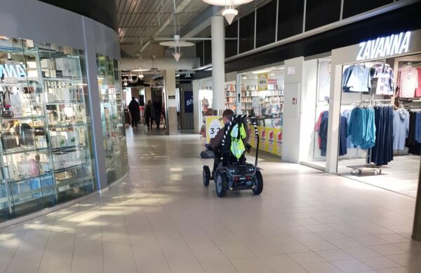 Klippet av ledninger på handikappede Ludvigs permobil