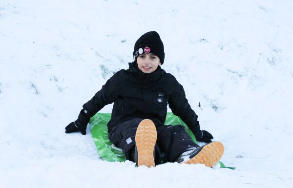 - Jeg liker snøen, sier Mohammed (12)