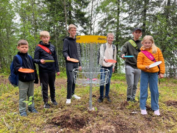 Kastet diskgolfbanen i gang