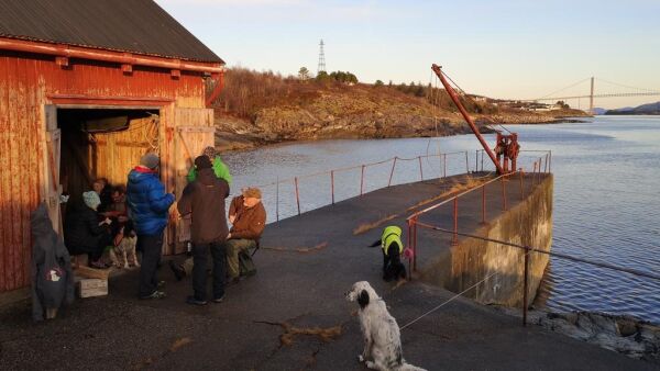 Kystlag vil kjøpe naustet ved Nærøysund Fyr