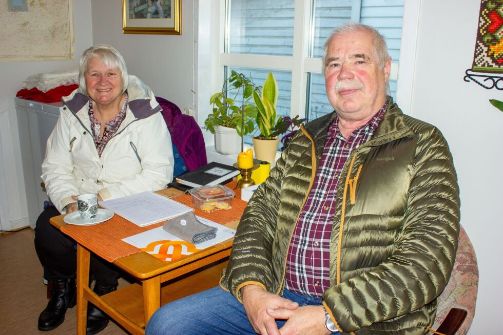 Aud M. Dekkerhus og Lois Øvereng i Rørvik Pensjonistlag.
 Foto: Stine Vikestad