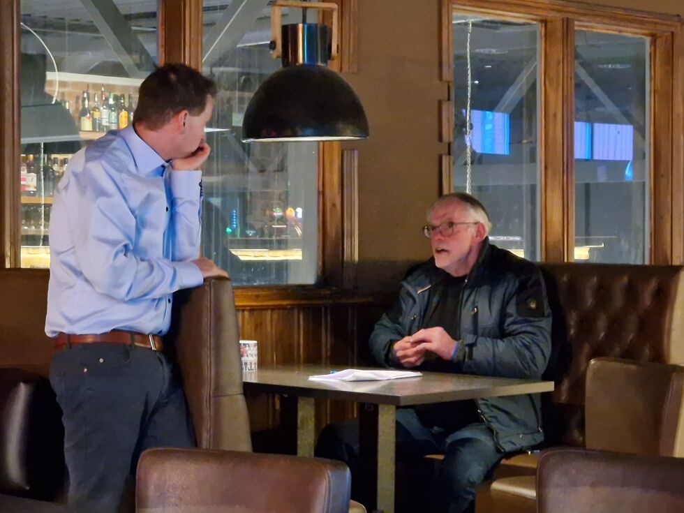 Jostein Skage - redaktør i ytrenamdal.no retter sterk kritikk mot Nærøysund kommune, og fikk også sterk kritikk tilbake. Andreas Sørensen roet ned den debatten rimelig raskt.
 Foto: Frank Jenssen.