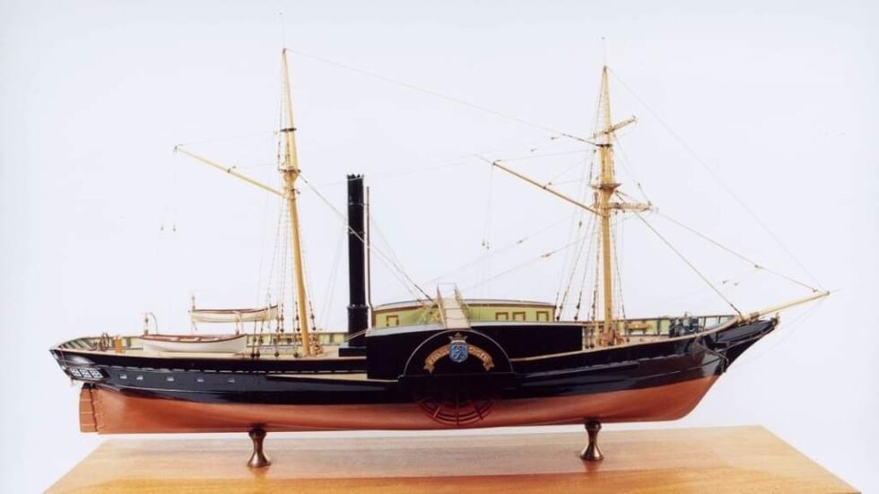Bildet viser en modell av skipet. Den befinner seg på Postmuseet i Oslo.
 Foto: Jens Chr.Egenæs.