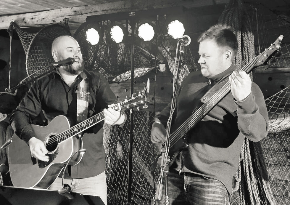 Sten Gelein og Tor Inge Langøien gleder seg til å spille og synge.
 Foto: privat