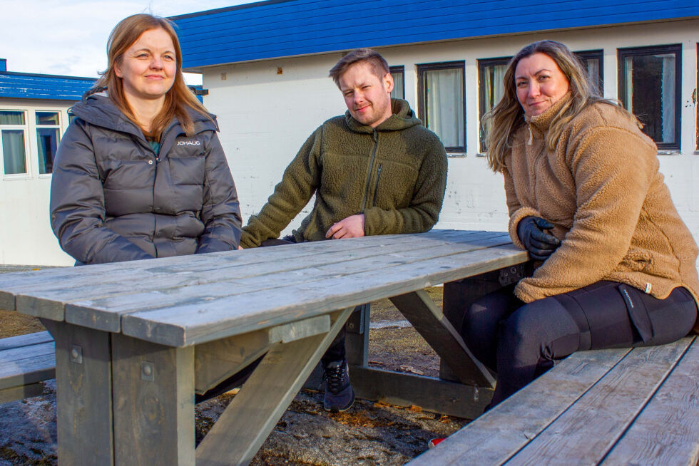 Iren Johansen, Paul Magne Engesvik og Marianne Ulsund fikk ildsjelprisen for sitt arbeid med Yttertoppan.
 Foto: Stine Vikestad