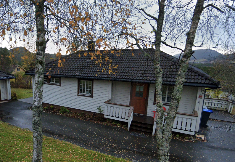 Vestlivegen 9 er solgt for 2.700.000 kroner.
 Foto: Skjermdump Google Maps.