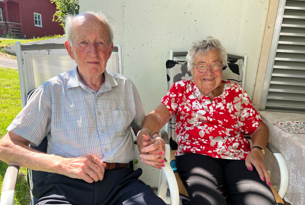 Arne og Irene Ofstad har holdt sammen som ektepar i 60 år.
 Foto: Lillian Lyngstad