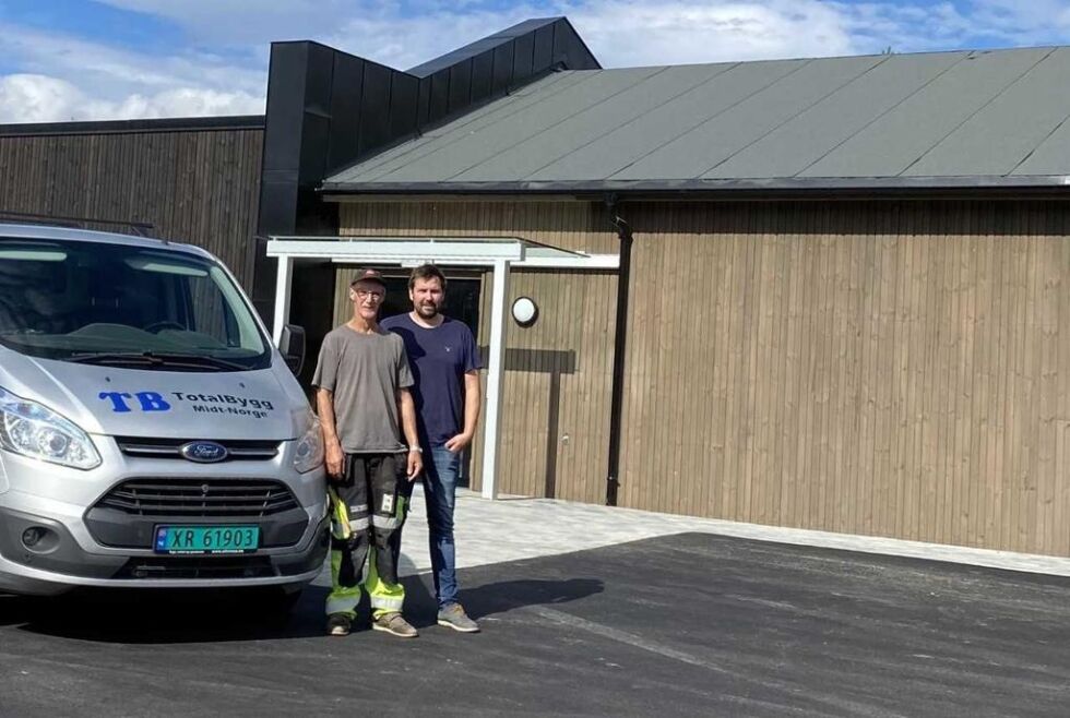 Jan Kåre Haugerøy og Roy Arne Lysberg fra TotalBygg.
 Foto: privat