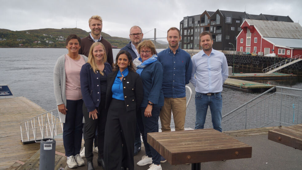 Denne gjengen ser frem til Blå konferanse. Bak fra venstre: Jonas Williksen og Lars Fredrik Mørch fra Namdalskysten næringsforening, Ståle Ramstad fra Williksen fangst og Frode Lauritzen fra SinkabergHansen. Foran fra venstre, Svanhild Øpstad fra Val skoler, Trude Vareide-Giskås fra Moengruppen, Ila Emilsen fra Emilsen fisk og prosjektleder Gretha Aarseth Nordbøe.
 Foto: Andreas Gatare Øvergård