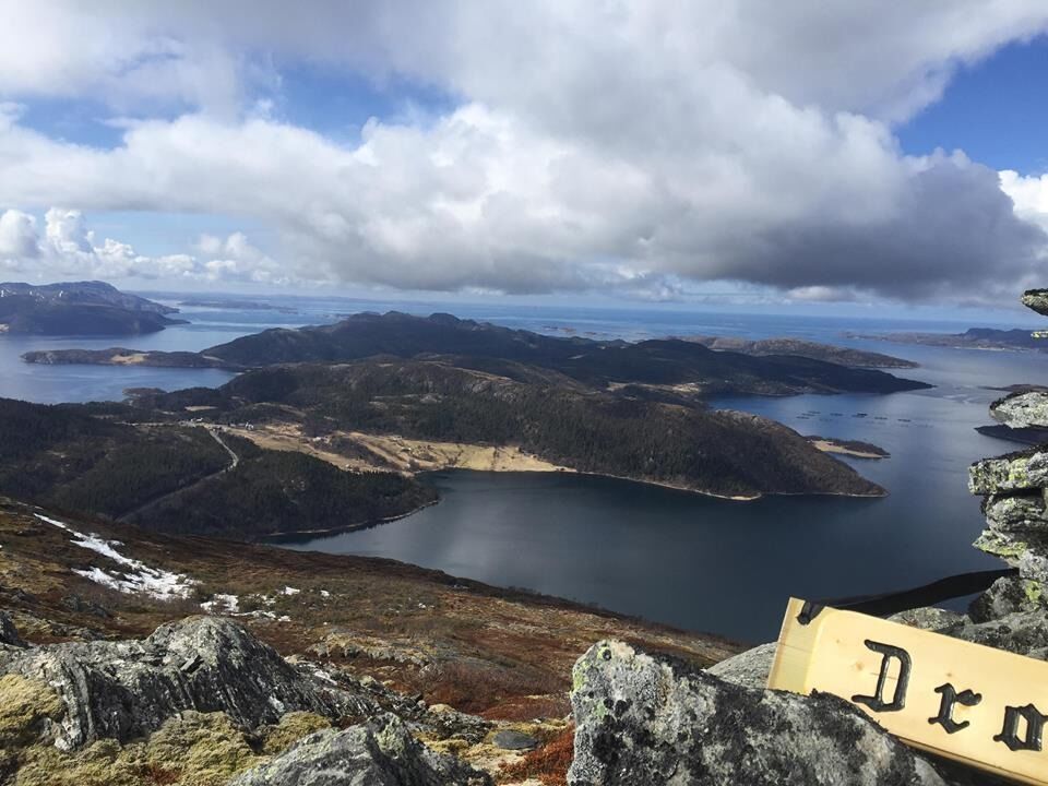 Drossafjellet er med sine 420 meter over havet den høyste toppen i årets GIL-trim. Både her og andre steder blir man belønnet med flott utsikt ved målet.