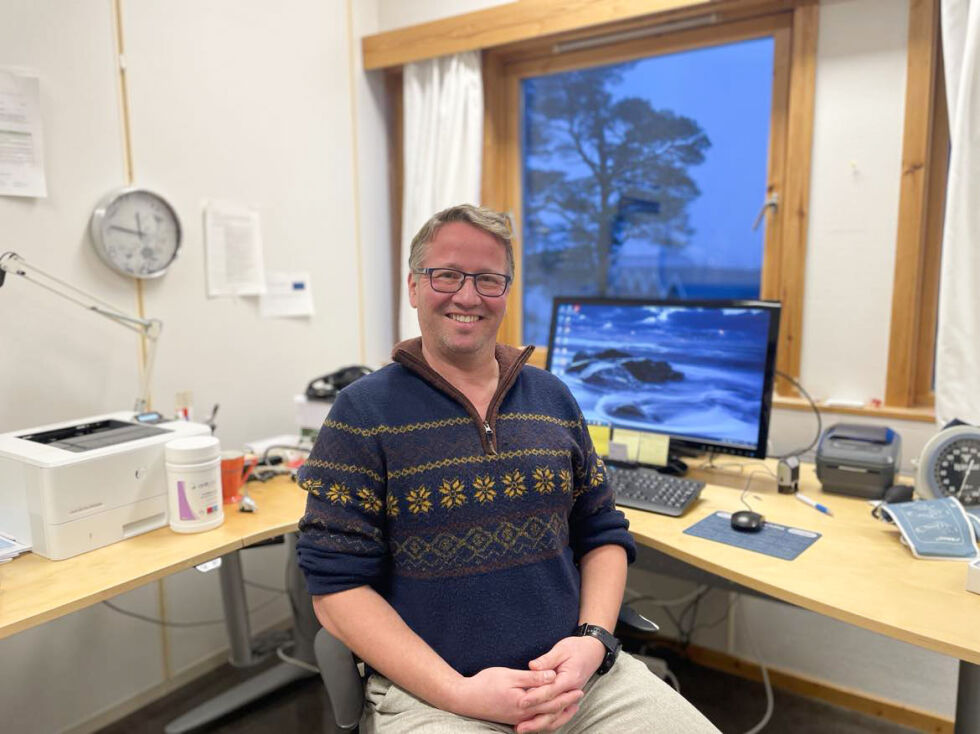 Fastlege i Bindal, Stian Holmvik, kan utstede attest til folk med havrelaterte jobber.
 Foto: Hild Dagslott