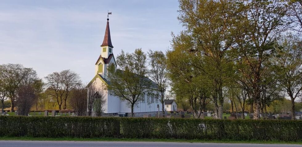 Biskopen skal besøke blant annet Leka Kirke og Gutvik bedehus.
 Arkivfoto