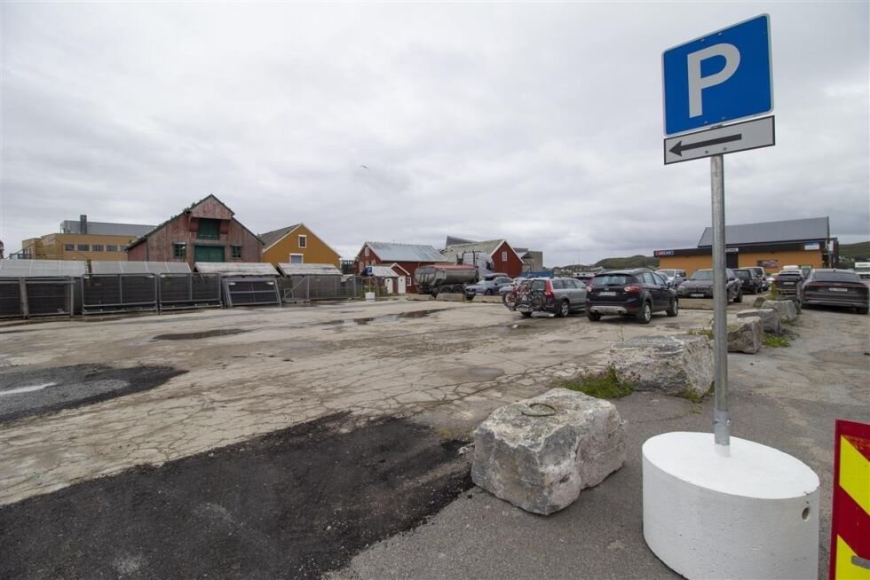 Dette området vil tjene som parkeringsplass i sommer.