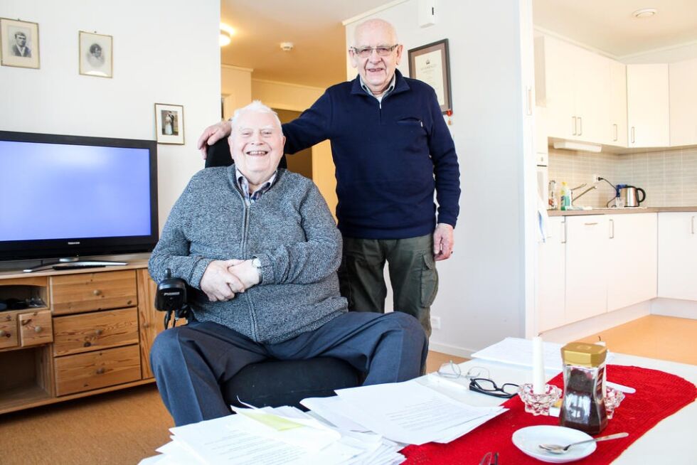 Johannes Skeie (90) og Gunnar Løvmo (89) ønsker å sette fokus på løsninger for de eldre og utfordringene i den digitale verden.