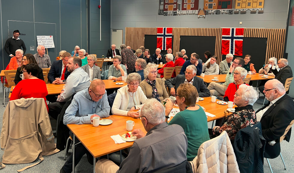 Rundt 50 personer tok turen til samfunnshuset.
