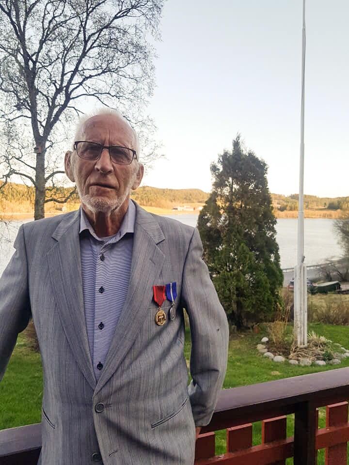 Her ser du Knut Ingeamar Kristiansen med sine to "ferske" medaljer på brystet.