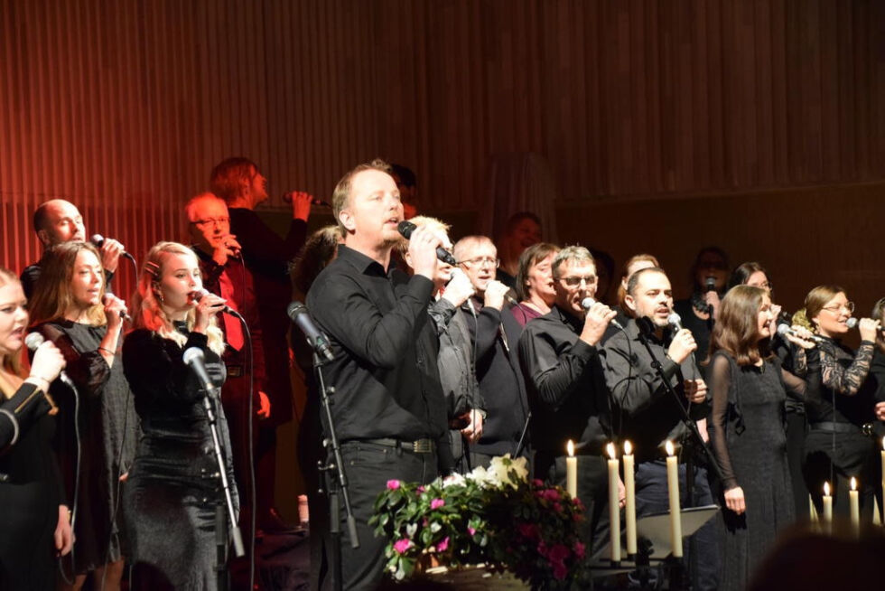 Freddy Johansen er solist på korets radiohit "Jul i Trøndelag". Bildet er fra konserten i 2020.