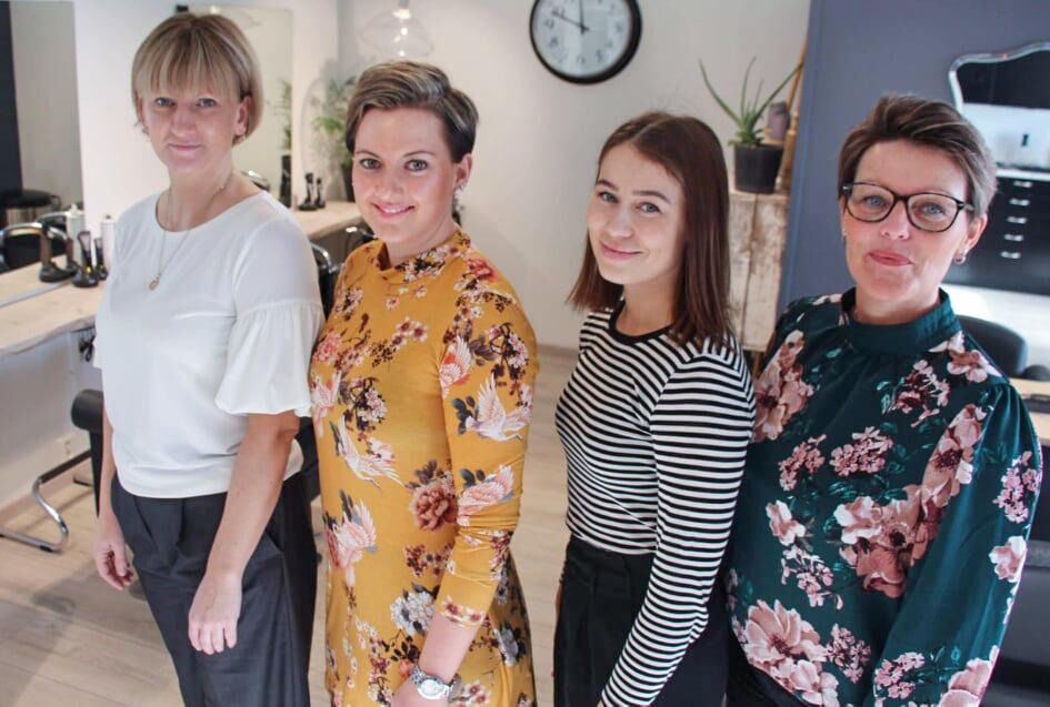 Marita Mørch Horseng, Heidi Therese Aune, Mia Kirkeby-Garstad og Vibeke Sivertsen er nå alle eiere i Frisørbua i Rørvik.