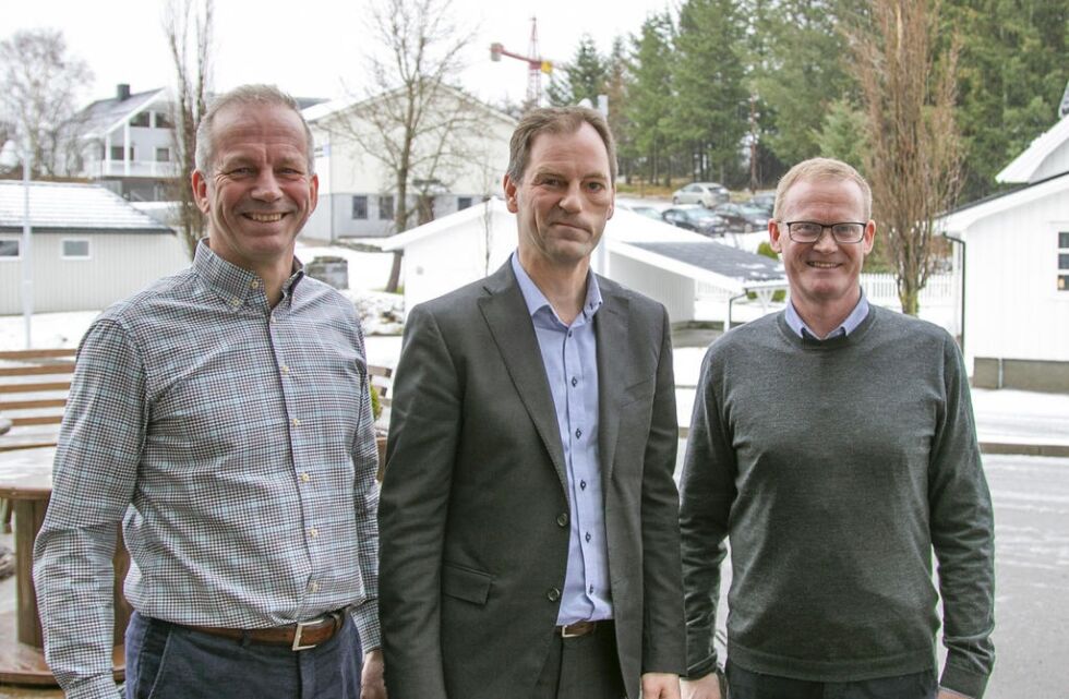 NTE møtte kommunestyret i Nærøysund for å fortelle om planene videre for Ytre Vikna 2 feltet. Fra venstre prosjektleder Tor Arne Væraas, konsernsjef Christian Stav og adm.direktør for NTE Energi AS Kenneth Brandsås.