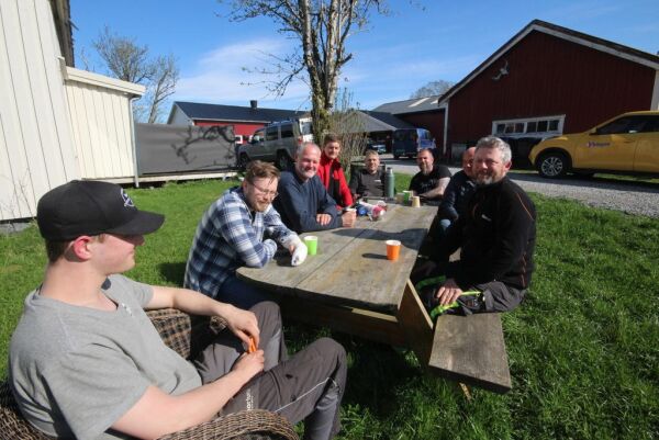 Alle stiller opp for uheldige Emil