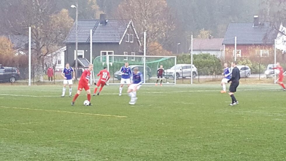 I regnværet i Kleppen ble Namsos det laget som kunne juble høyest. De vant kampen og klatret forran Rørvik på tabellen.