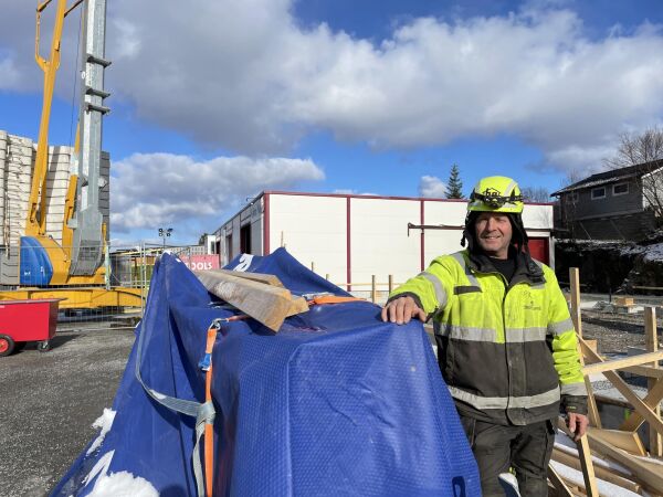 Har satt spaden i jorda for ny brannstasjon
