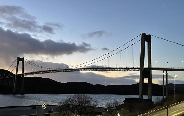 Skiftende vær med sluddbyger