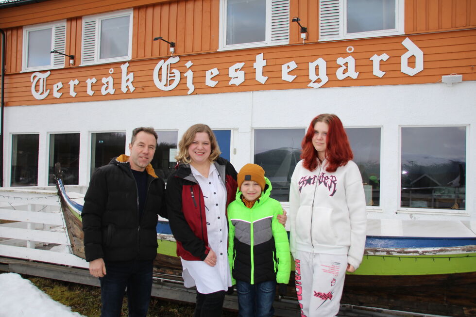 Nico, Olga, Milan og Mia Krause overtok Terråk gjestegård tidligere i år. Nå får de støtte til videreutvikling.
 Foto: Hild Dagslott