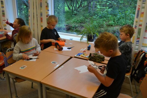 – Det er kult å gå i første klasse