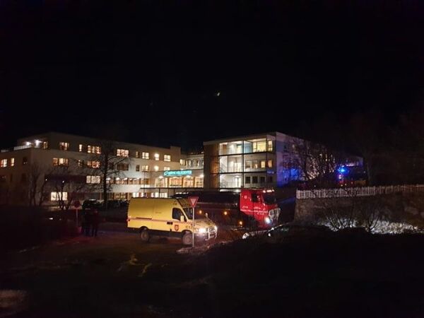 Beboere og ansatte evakuert etter melding om brann ved sykehjemmet i Rørvik