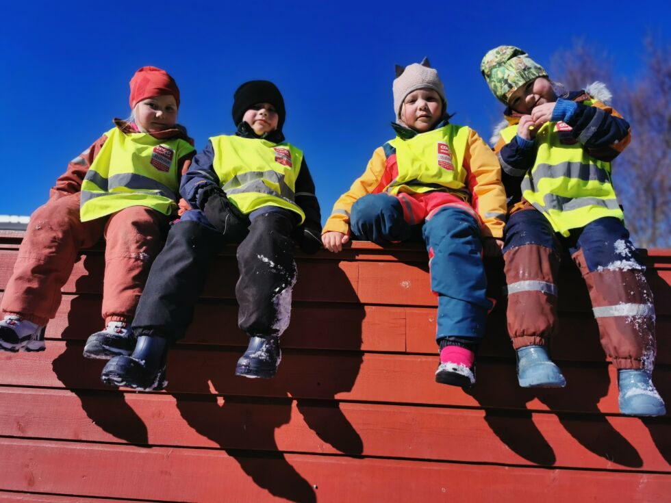 Anna J. Finseth (5), Storm W. Fagerås (6), Helle T. Finseth (5) og Celina B. Eiternes (6) trives godt i Baltazar barnehage, men gleder seg til å begynne på skolen.
 Foto: Andreas Gatare Øvergård