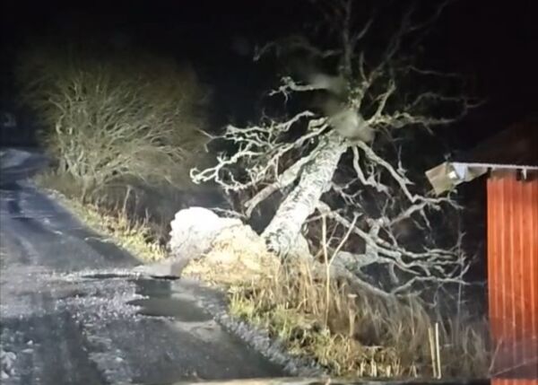 Blåste storm med styrke opp i 35 m/s i kastene