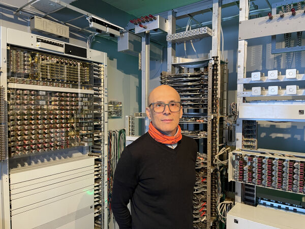 Nå vokter han Norges telehistorie
