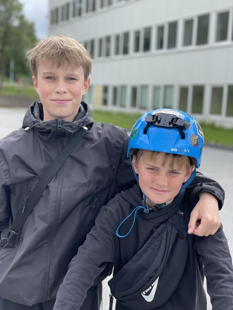 Håkon Tangen og Mattis Nordstrand gleder seg til den nye skateparken er på plass.