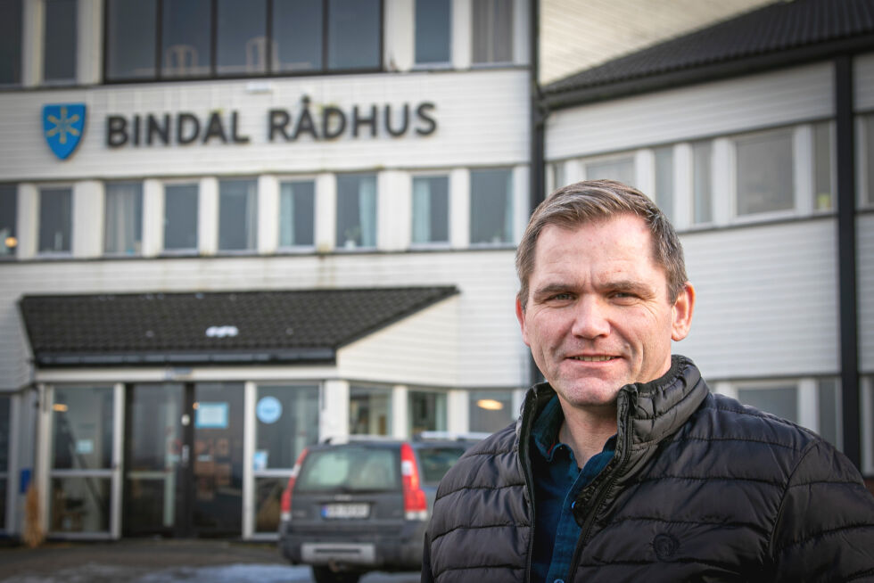 Ordfører Frode Næsvold ønsker at flere innbyggere i Bindal skal få tilgang til bredbånd.
 Foto: Knut Sandersen, arkiv.