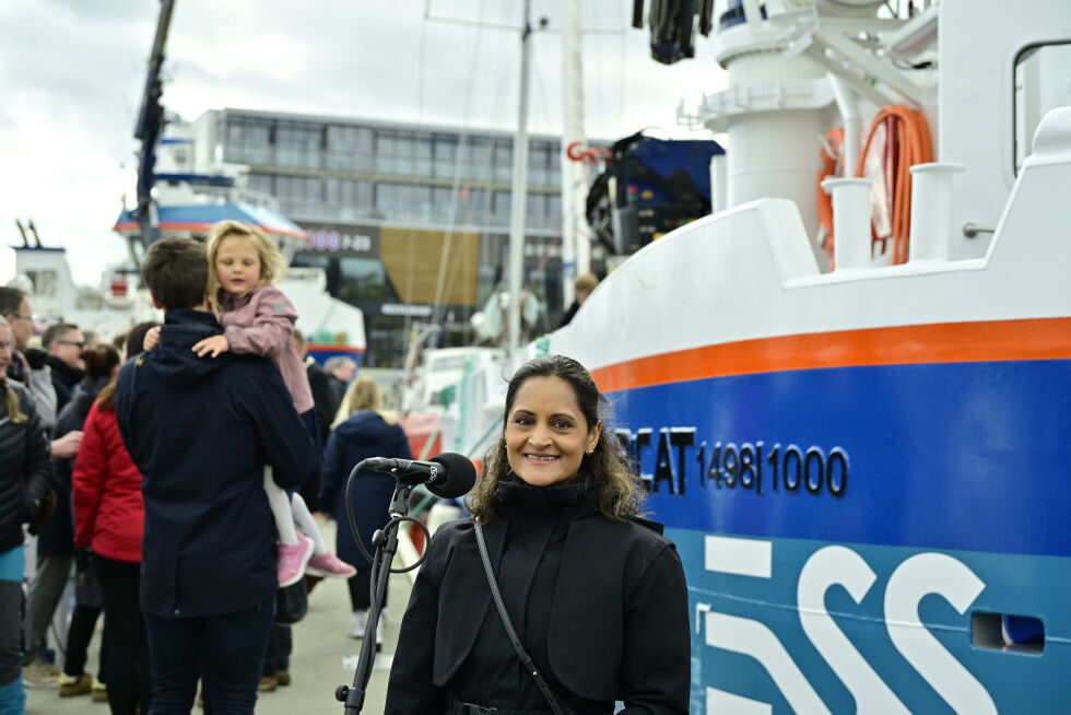 Ila Yvonne Emilsen, daglig leder i Emilsen Sjøservice AS, holder tale.
 Foto: Synnøve Hanssen