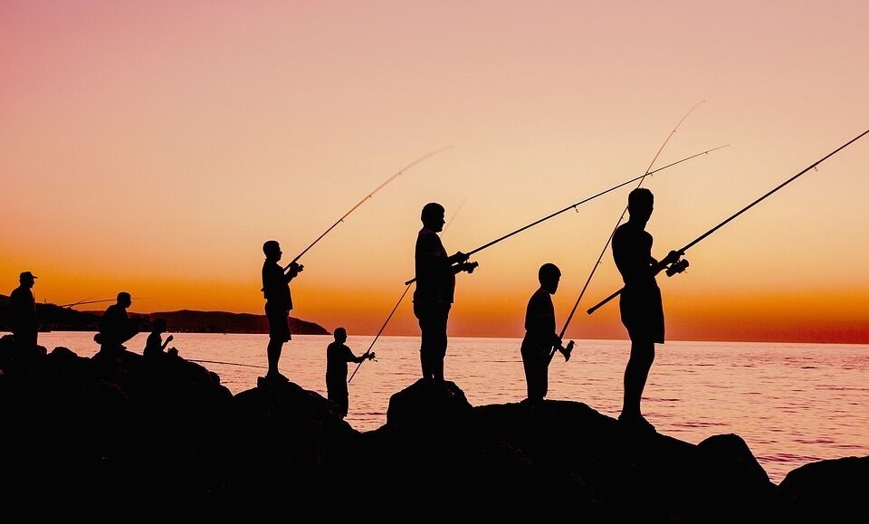 FISKE: Å ferdes og oppholde seg i strandsonen er rekreasjon for svært mange. I Bindal er 86 prosent av det aktuelle arealet tilgjengelig for meg og deg, mens det i Nærøysund er 79 prosent.
 Foto: illustrasjonsfoto Pixabay