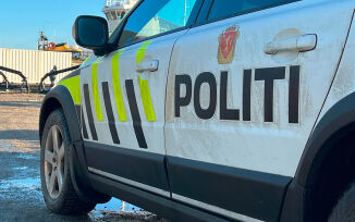 Støyende gressklipper, sovende mann utenfor hotell og sykkeltyv med vinkelsliper