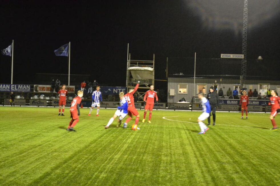 Rørvik vant første seriekamp i år. Motstander Byåsen TF 2 måtte se seg slått da gutta fra kystbyen vant 2-1. Bildet her er ifra deres cup-kamp mot Verdal i mars.