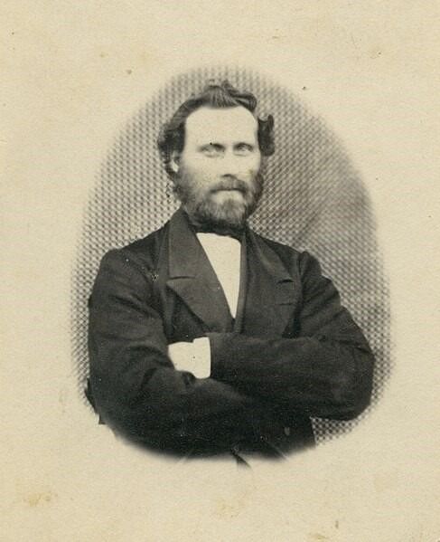 Michael Evensen ble født i 1830 og døde i 1909.