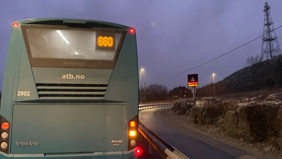 Bussen rakk ikke komme seg over.
 Foto: Renate Rosenvinge