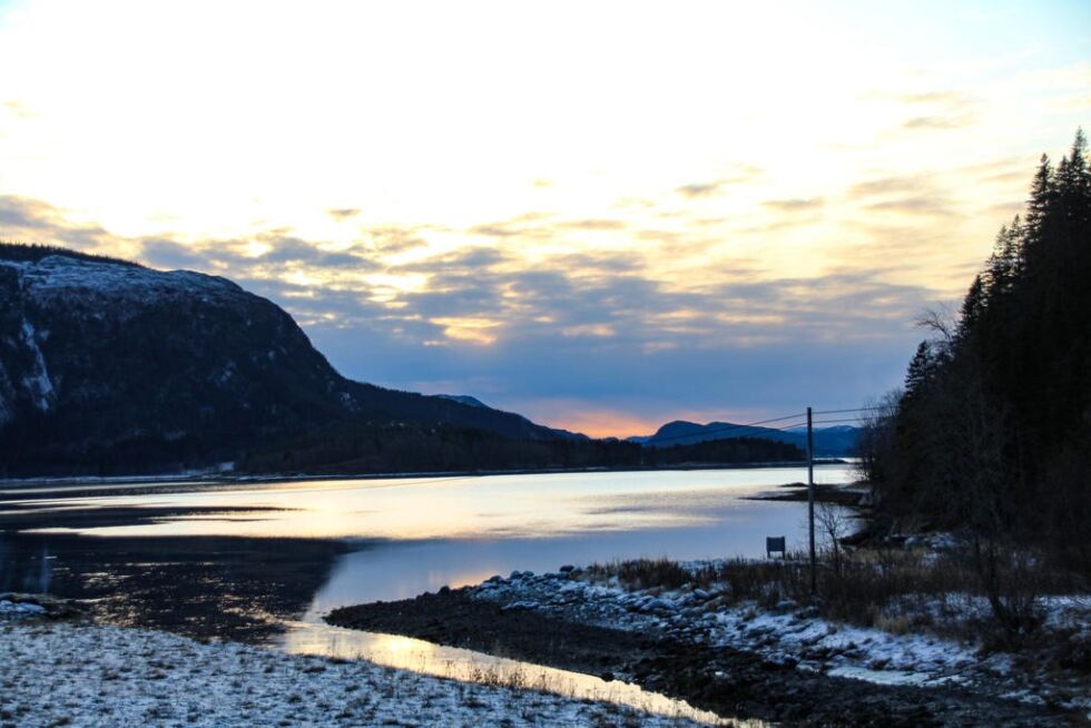 Bogen i Bindal med utsyn mot Årsetfjorden.