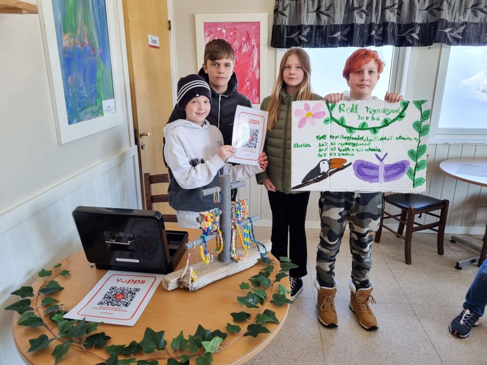 Noah Hamnes, Henrik Busch, Mille Kveinå Joten og Torstein Kvernmoen Tangen er elever ved Bindalseidet skole. De har vist stort engasjement for regnskogen.
 Foto: Olauf Mikalsen
