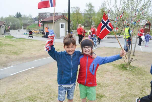 – Hipp hurra, Heimen er bra