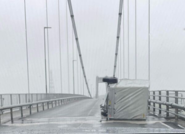 Se opp for sterk vind over brua