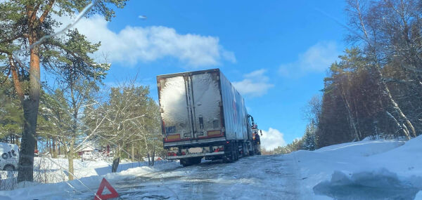 Ble stående bom fast i bakken
