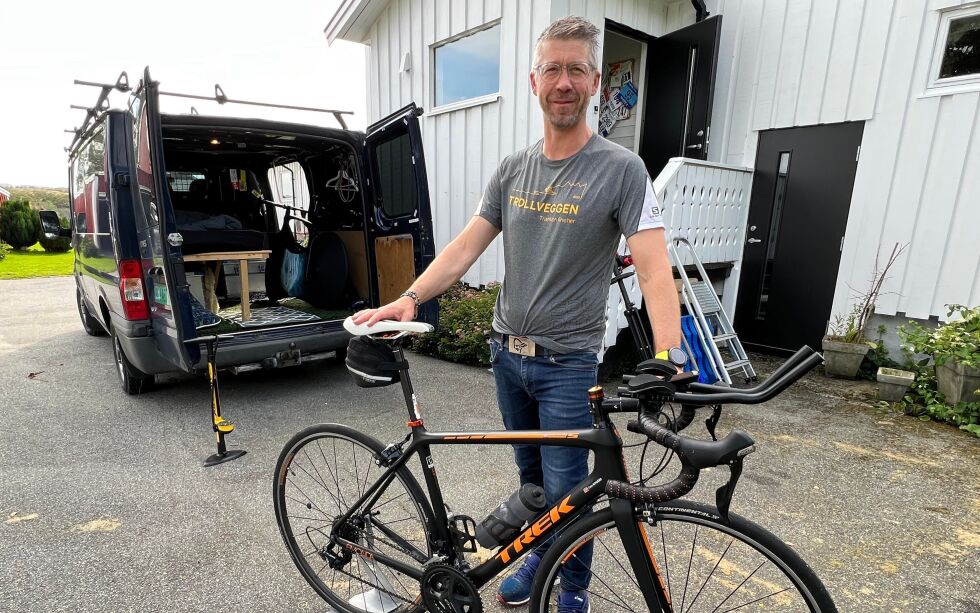 - Det koster å drive med triatlon med dyre sykler og annet ustyr, innrømmer Cato Nygård som nå jakter på samarbeidspartnere for å nå sitt store mål om Norseman i 2025.
 Foto: Lillian Lyngstad