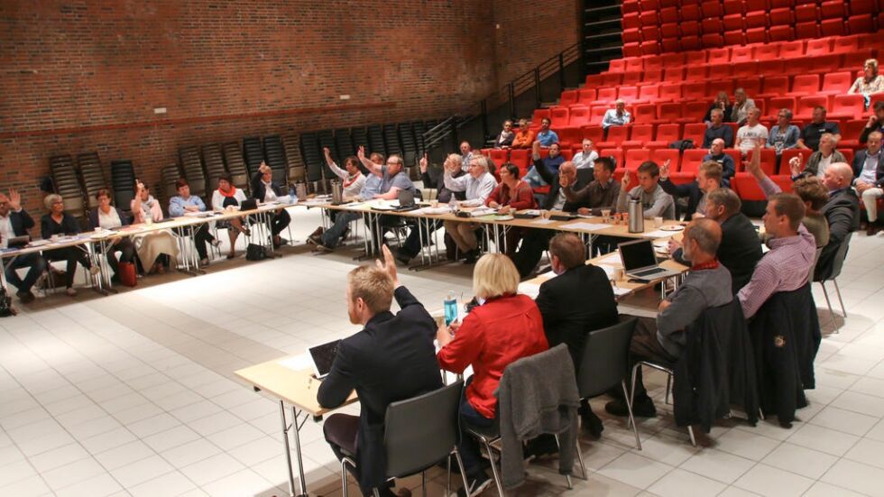 Et delt kommunestyre sa i går ja til planene om å etablere steinbrudd ved Hagasvingen utenfor Kolvereid.