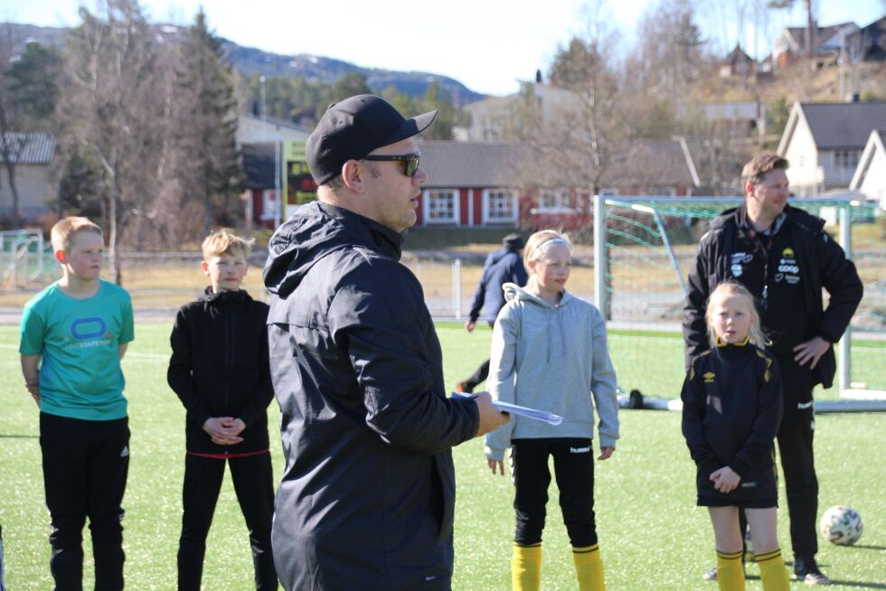 Til sammen 14 trenere deltok på kurset, hvorav 12 var fra Kolvereid Idrettslag.
 Foto: Lillian Lyngstad